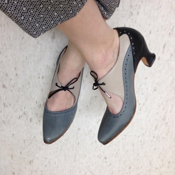 John Fluevog Shoes - John Fluevog Wonders Lyra Brogue Lace-Up Pump